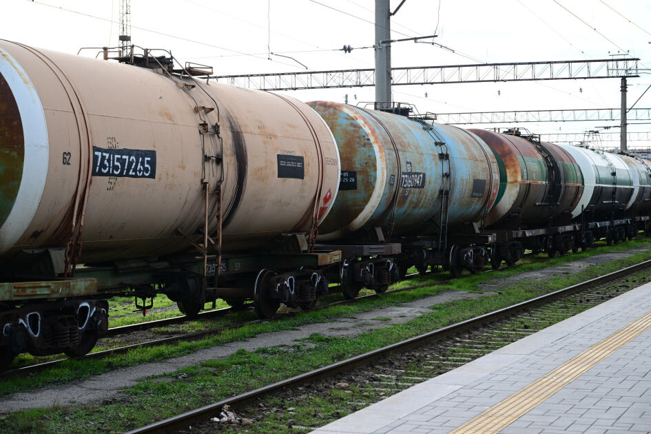 Азербайджан отправил в Армению очередную партию нефтепродуктов