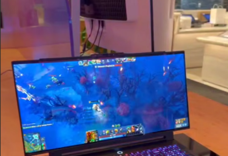 Lenovo представила ноутбук с регулируемым раздвижным дисплеем