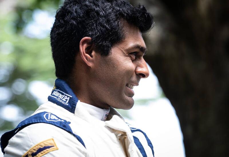 Известный пилот "Формулы-1" попытался спеть гимн Азербайджана