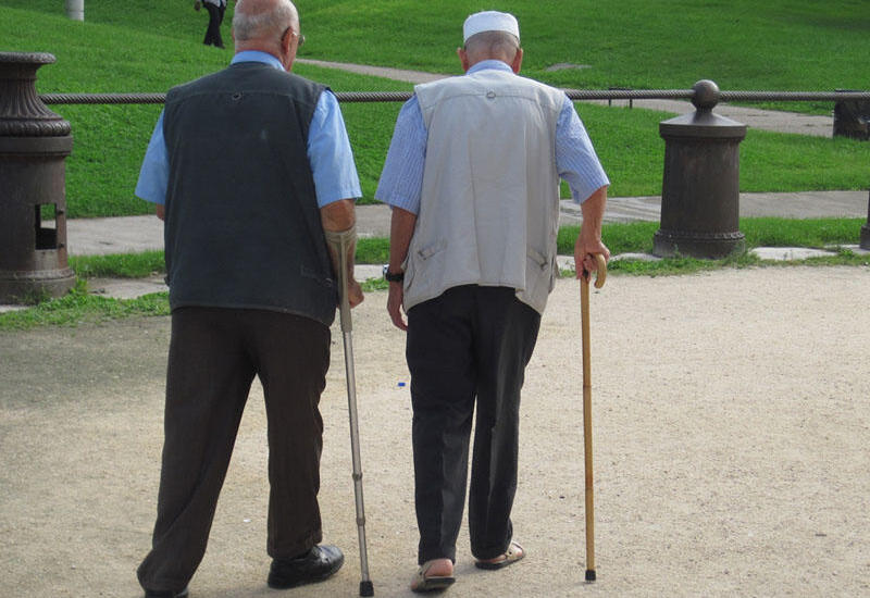 100 yaşına kimlər daha tez çatır: