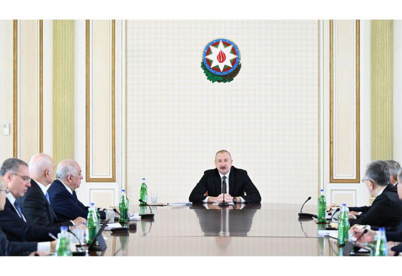 Президент Ильхам Алиев: На тридцати улицах Баку будет построена новая коллекторная сеть для управления дождевыми водами