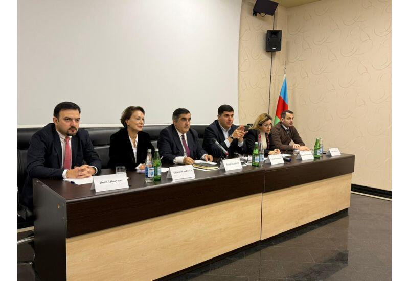 В Баку обсуждают "Роль гражданского общества в мирном процессе"