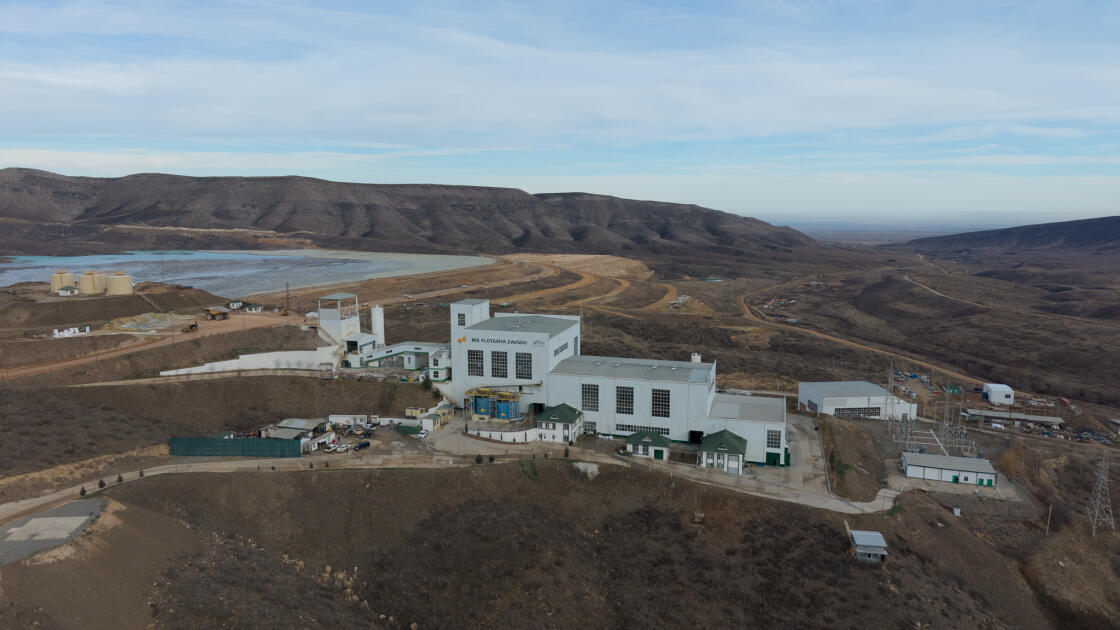 Президент Ильхам Алиев ознакомился с деятельностью горноперерабатывающего комплекса «Демирли» в селе Джанйатаг Агдеринского района