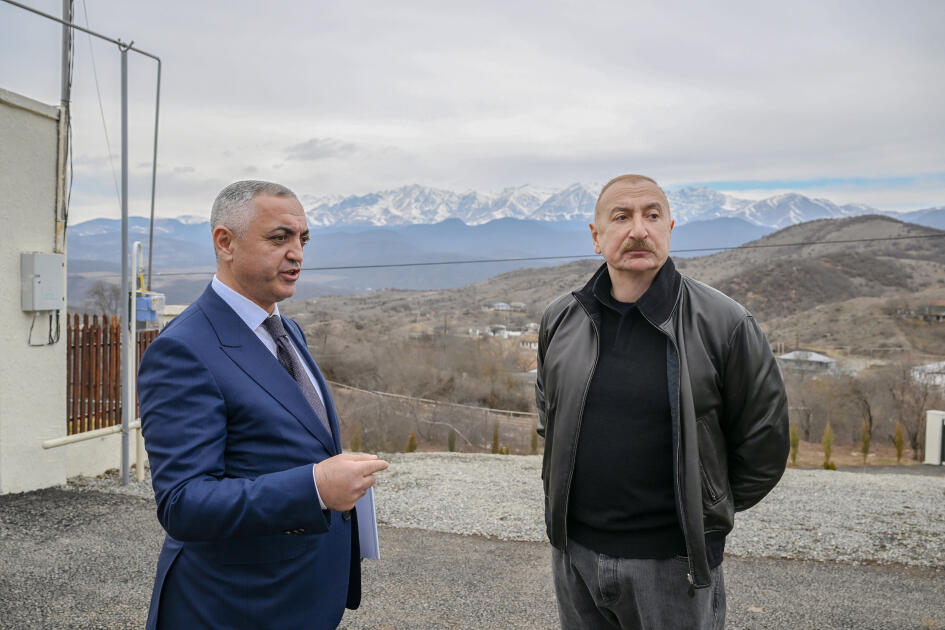 Президент Ильхам Алиев ознакомился с работами, проделанными в селе Хейвалы Агдеринского района