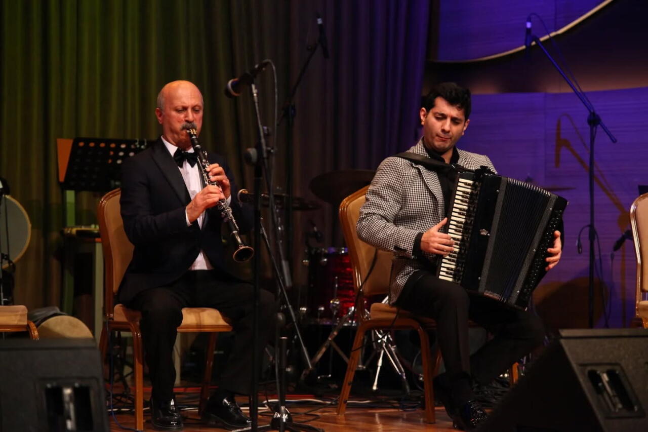 Кларнет, балабан и сцена - отмечен юбилей Хакима Абдуллаева