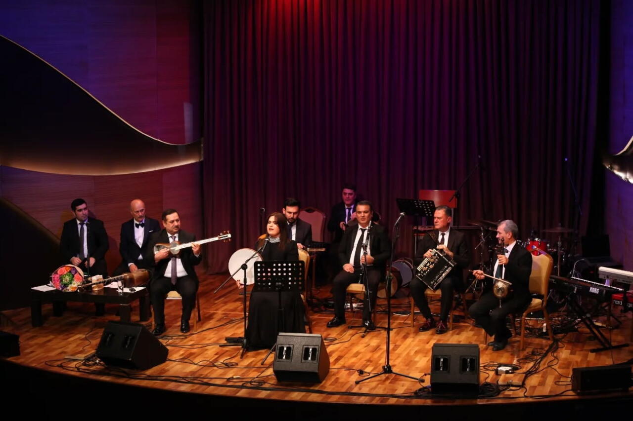 Кларнет, балабан и сцена - отмечен юбилей Хакима Абдуллаева
