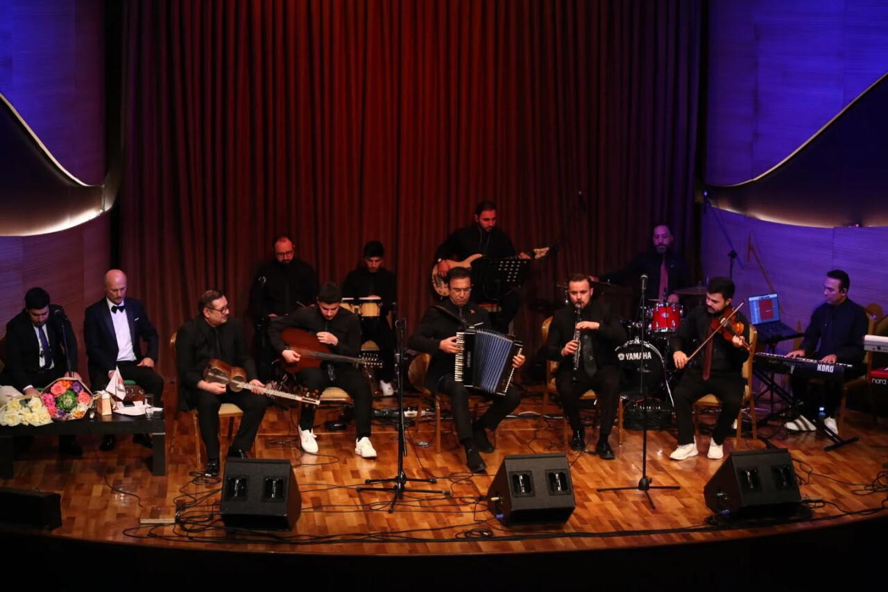 Кларнет, балабан и сцена - отмечен юбилей Хакима Абдуллаева