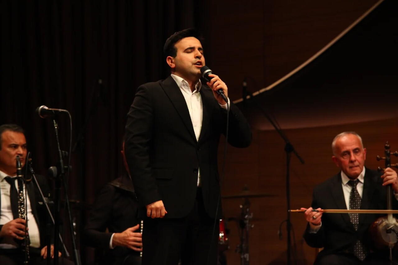 Кларнет, балабан и сцена - отмечен юбилей Хакима Абдуллаева