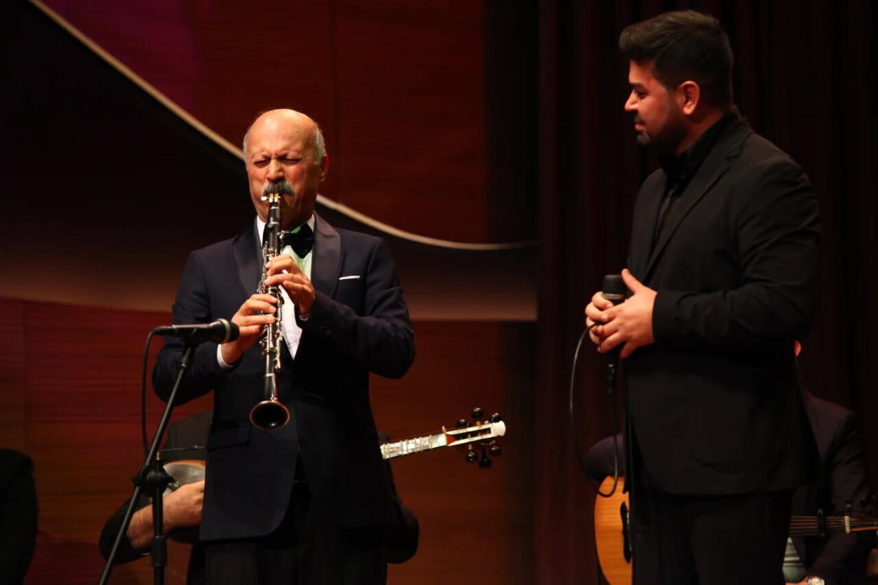 Кларнет, балабан и сцена - отмечен юбилей Хакима Абдуллаева