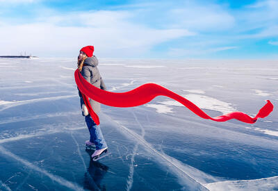 Назван аксессуар, который поможет привлечь внимание зимой