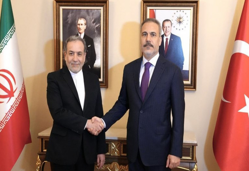 Фидан обсудил с Арагчи ситуацию в Иране