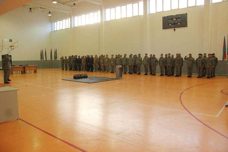 В Азербайджанской армии состоялось первенство по гиревому спорту