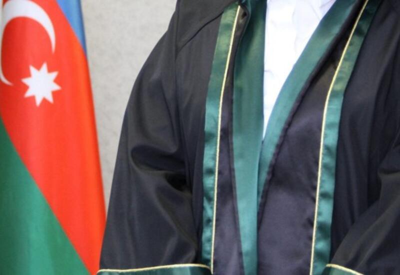 Azərbaycanda səkkiz vəkilin fəaliyyətinə xitam verildi