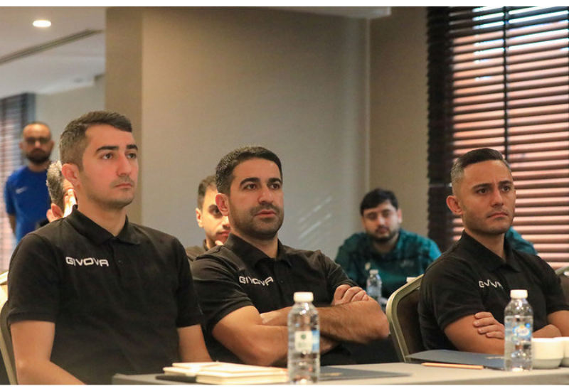 Представители УЕФА провели семинар для азербайджанских арбитров