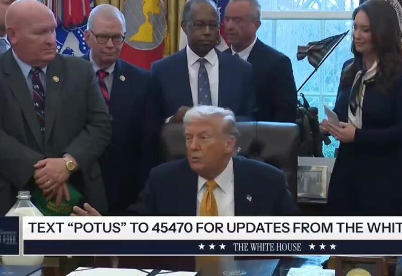 Трамп предложил журналистам несвежее молоко