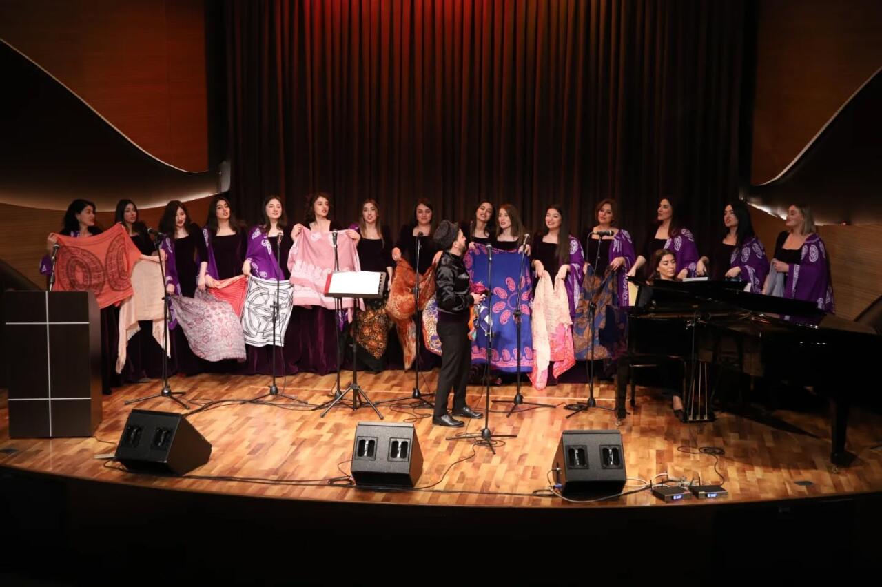 В честь 140-летия Узеира Гаджибейли представили почтовую марку и концерт