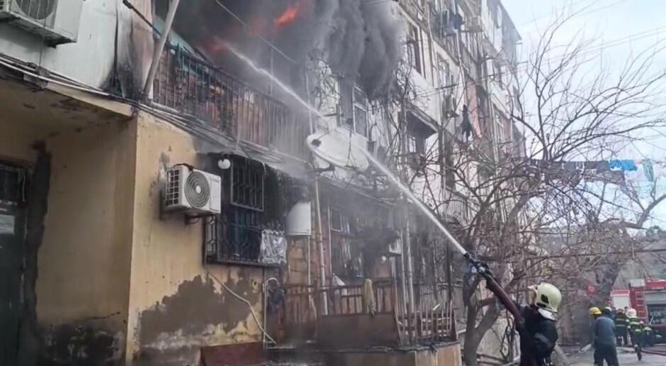 Binəqədidəki yanğın söndürüldü, sakinlər təxliyə olunub