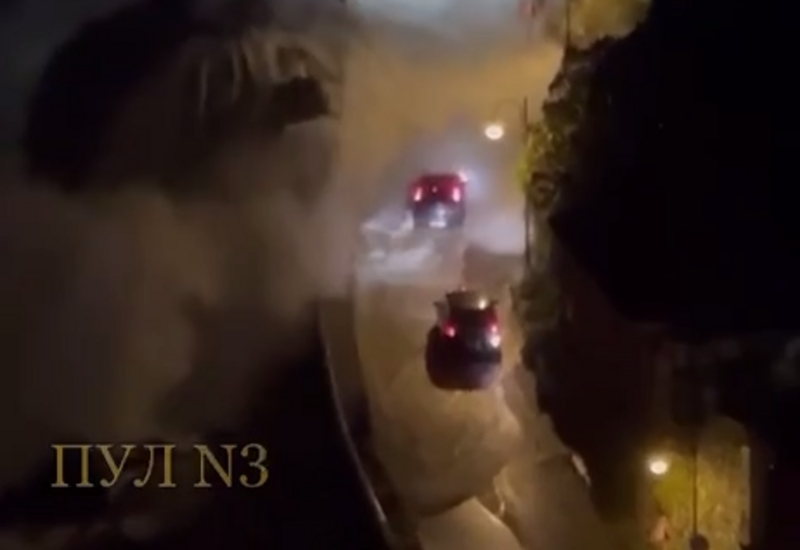 Штормовые волны парализовали автодвижение в Италии