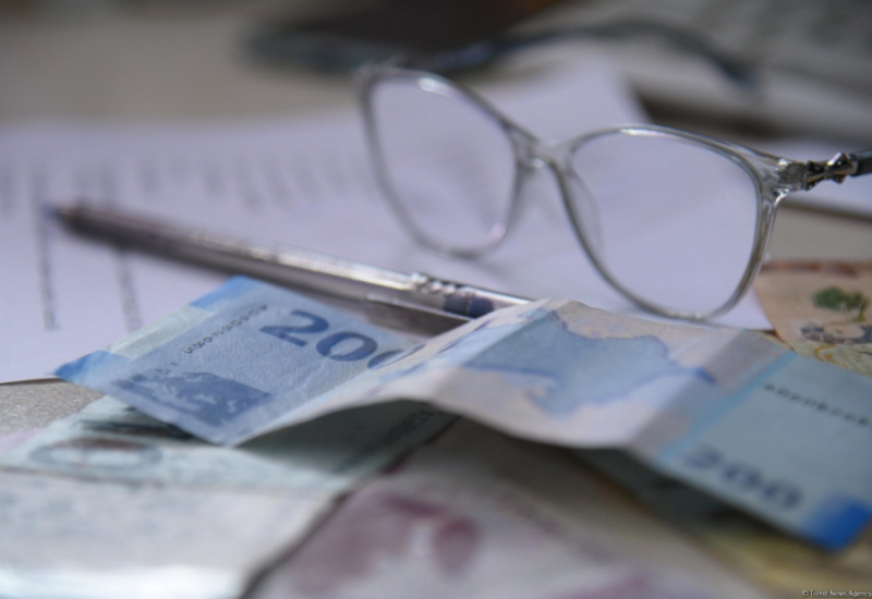 Uşağın doğulması ilə əlaqədar kişilərə 14 gün ödənişli məzuniyyət veriləcək