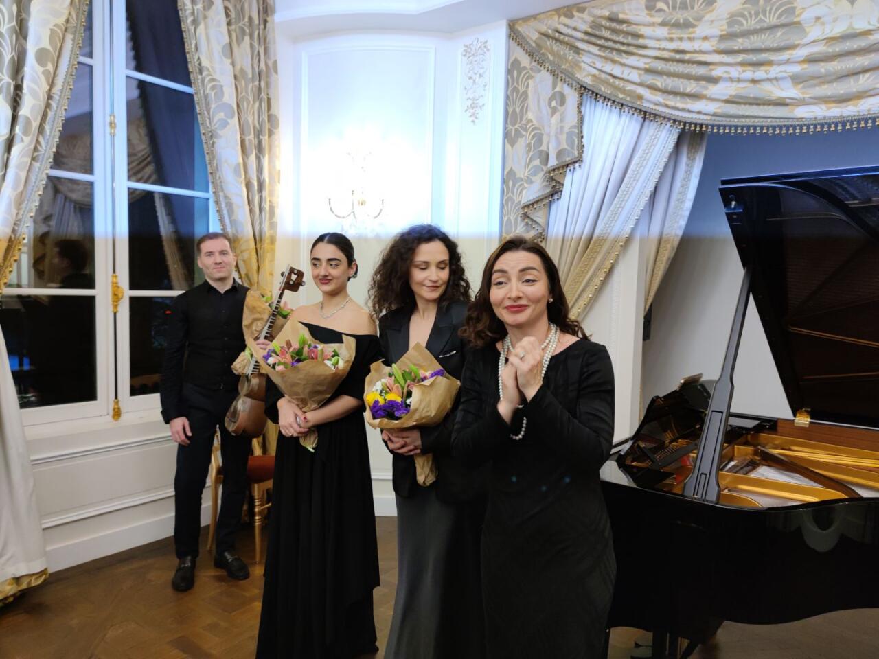 В Париже почтили память шехидов трагедии 20 Января