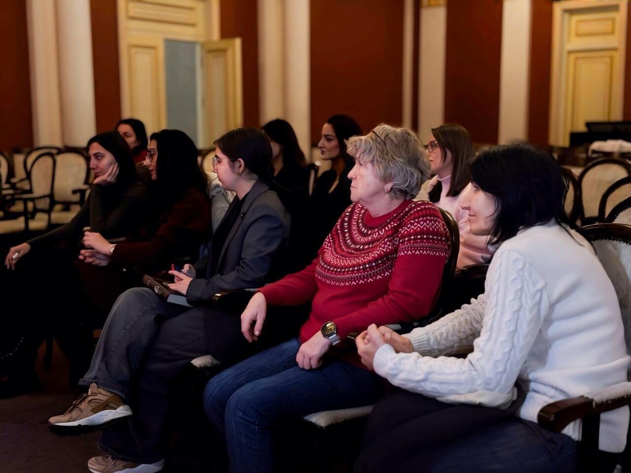 В Азербайджане стартовал проект "Искусство без границ" – первым гостем стал Эйюб Гулиев