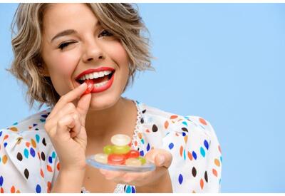 Как защитить зубы от сладкого?