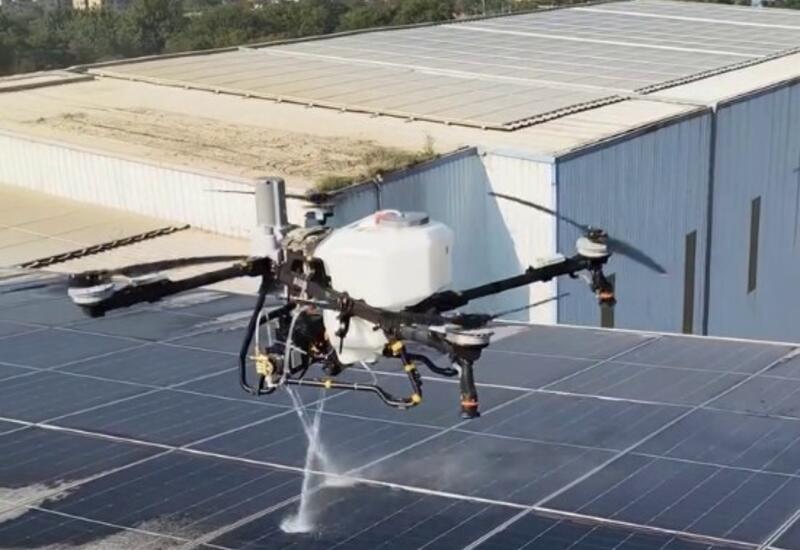 Солнечные панели стали мыть с помощью дронов