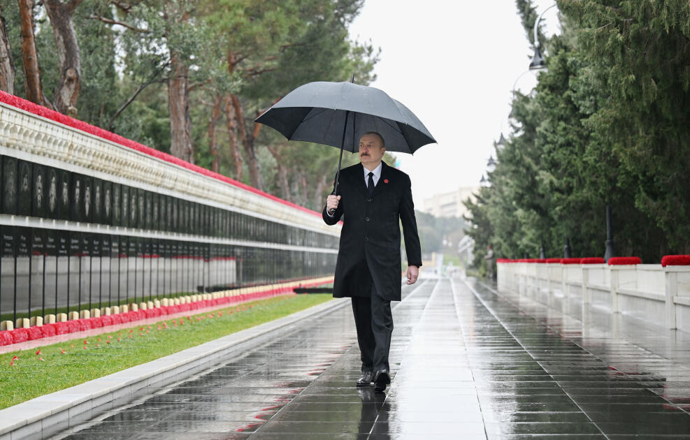 Президент Ильхам Алиев почтил память шехидов 20 Января