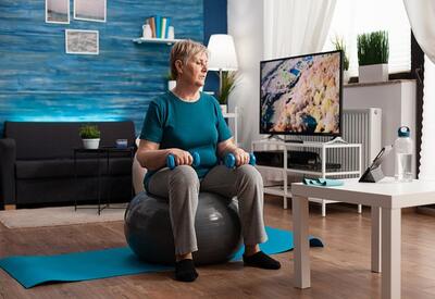 Назван простой способ замедлить старение мозга