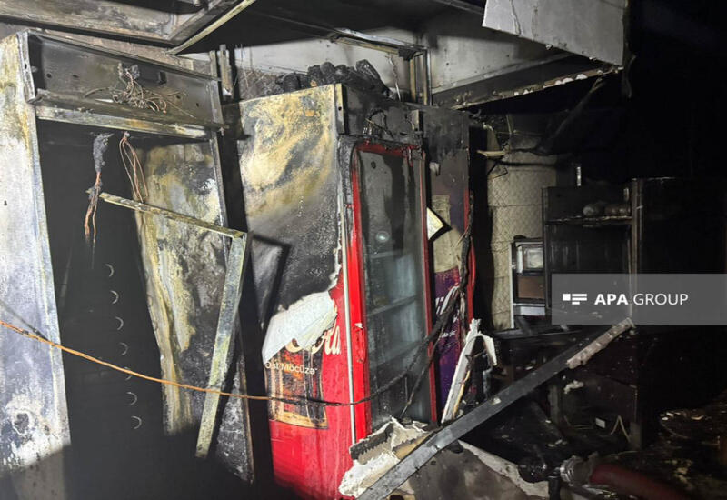 В Баку произошел пожар возле станции метро "Сахиль"