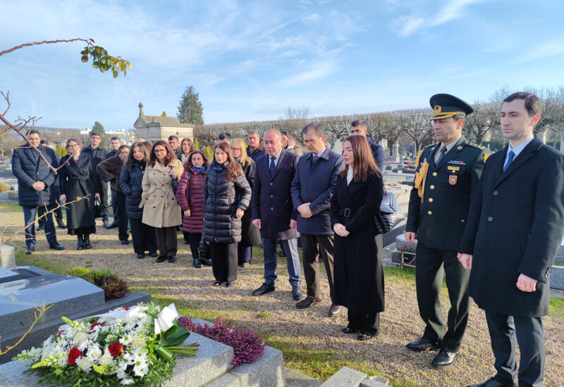 Азербайджанские дипломаты во Франции почтили память жертв трагедии 20 Января