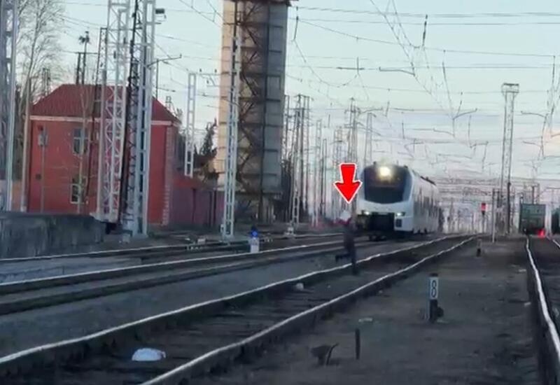 Ötən il qatar qarşısına çıxan 8 nəfər həyatını itirib