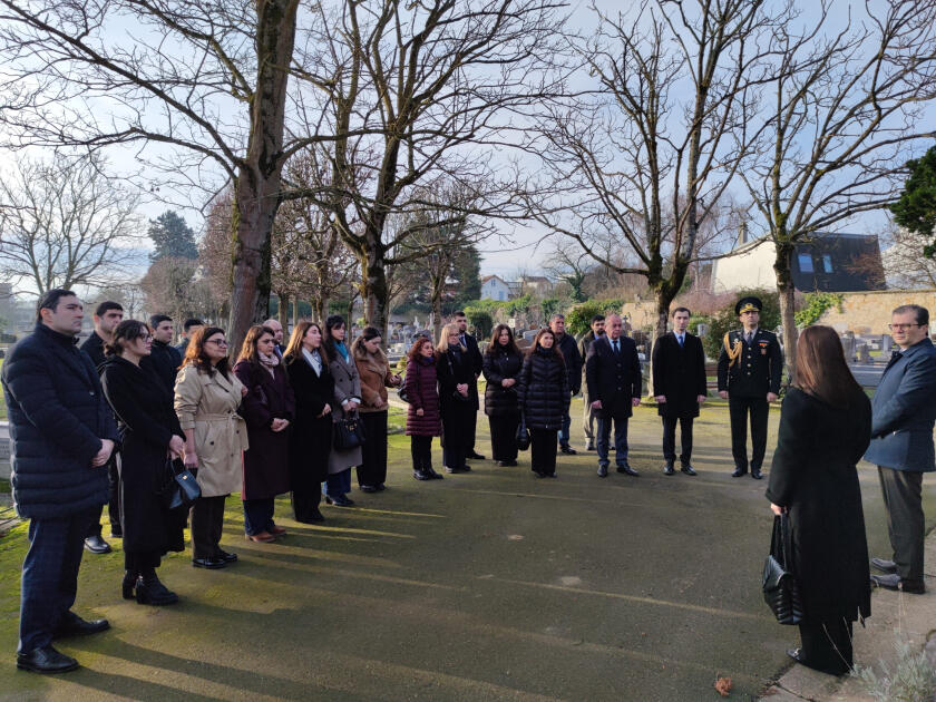 Азербайджанские дипломаты во Франции почтили память жертв трагедии 20 Января