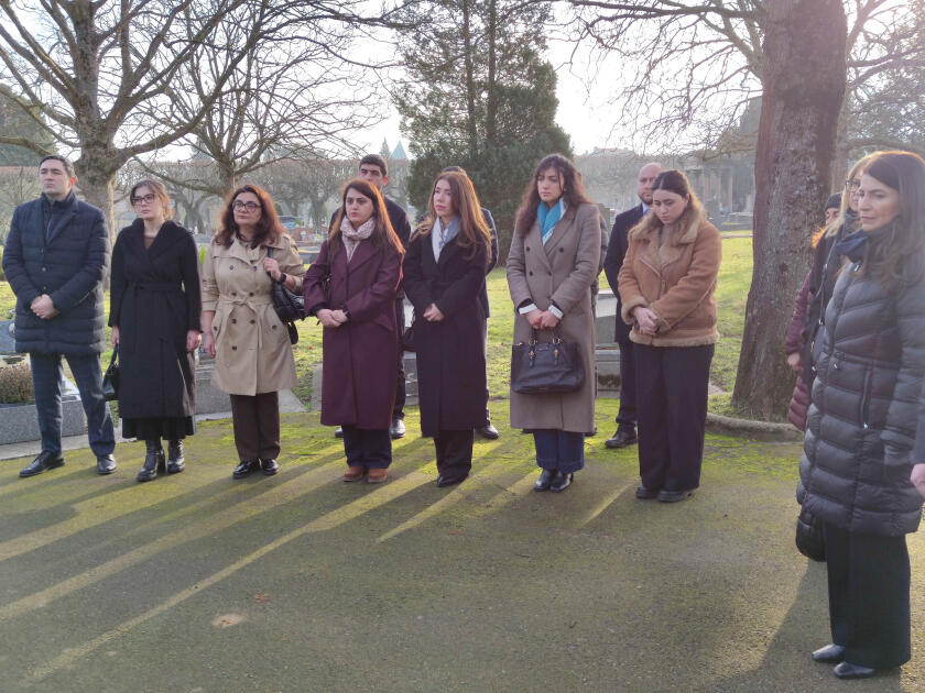 Азербайджанские дипломаты во Франции почтили память жертв трагедии 20 Января