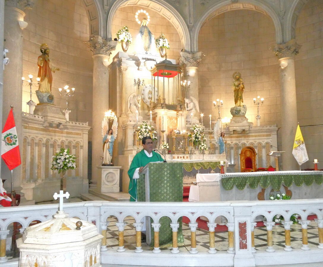 В одной из самых посещаемых церквей Лимы почтили память жертв трагедии 20 Января