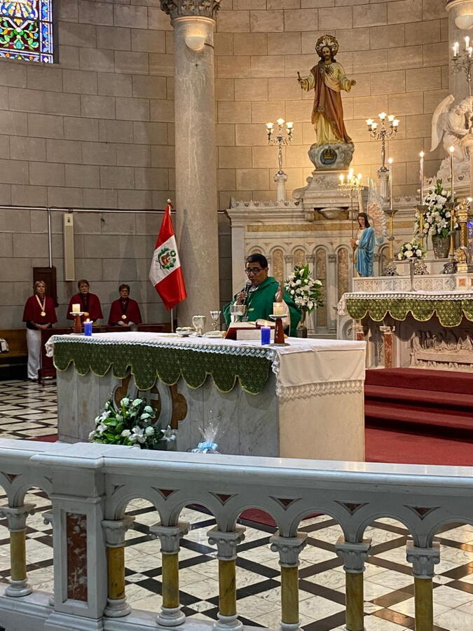 В одной из самых посещаемых церквей Лимы почтили память жертв трагедии 20 Января