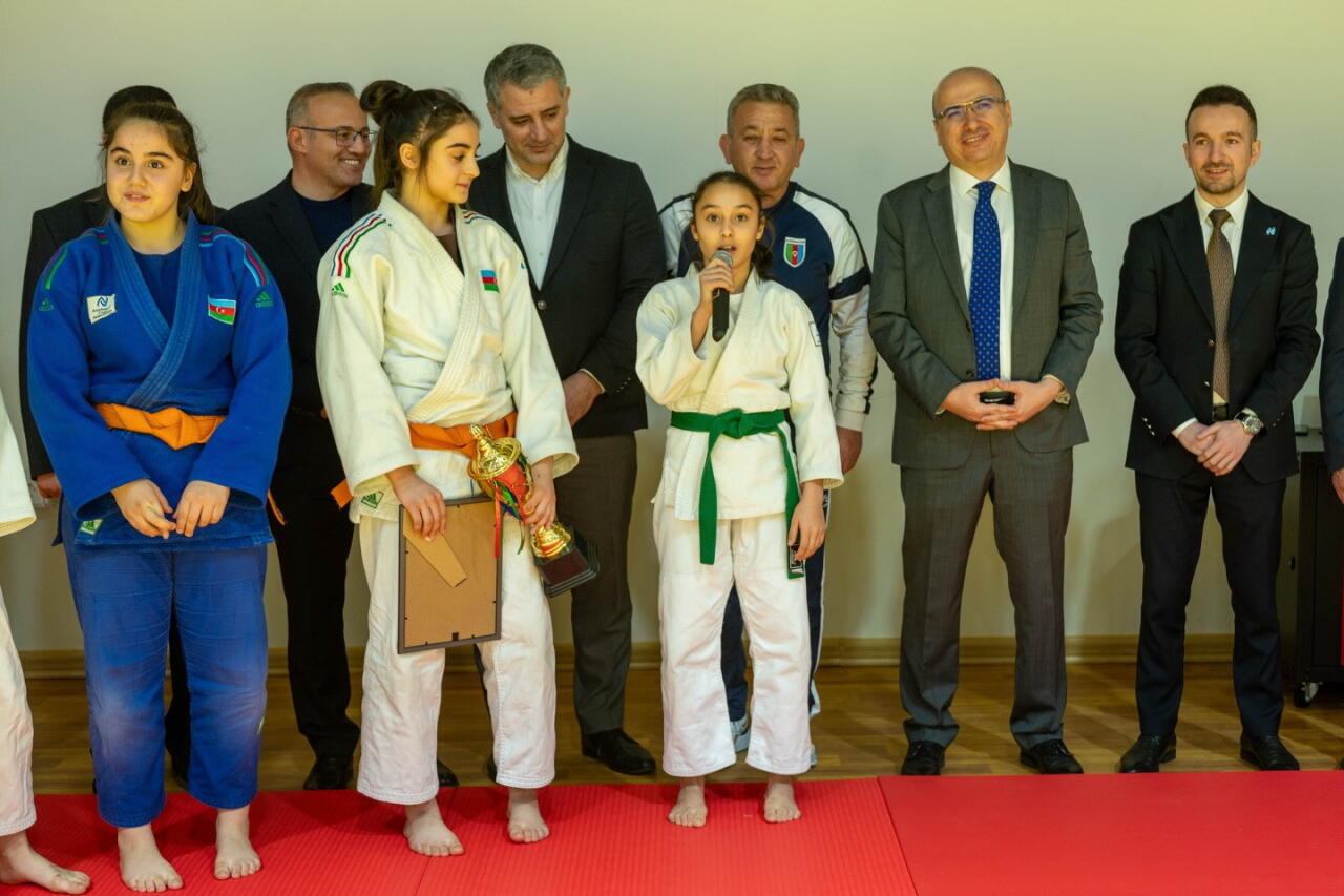 В Гяндже начал работу новый зал дзюдо