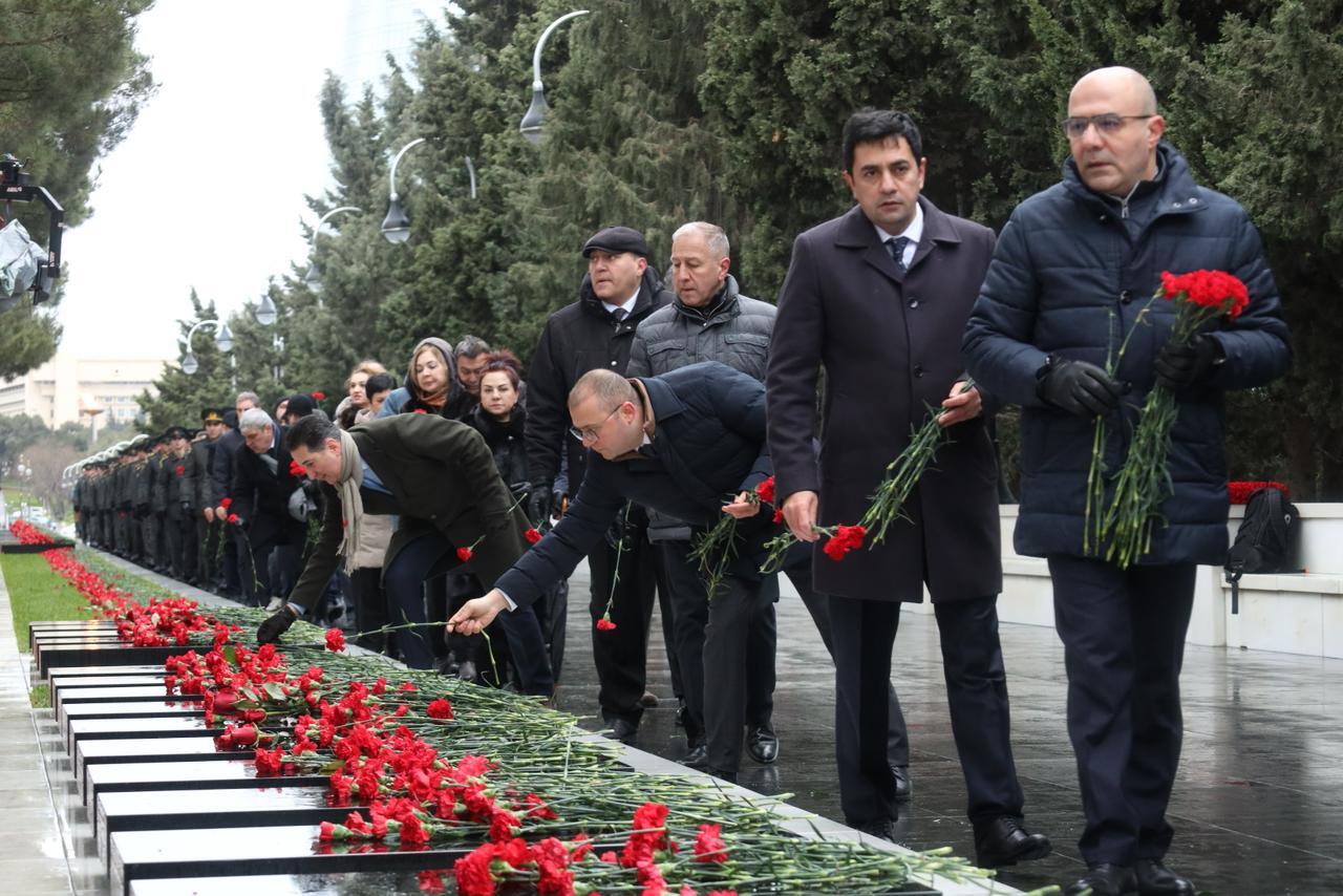 Руководство и коллектив Минздрава Азербайджана почтили память шехидов 20 Января