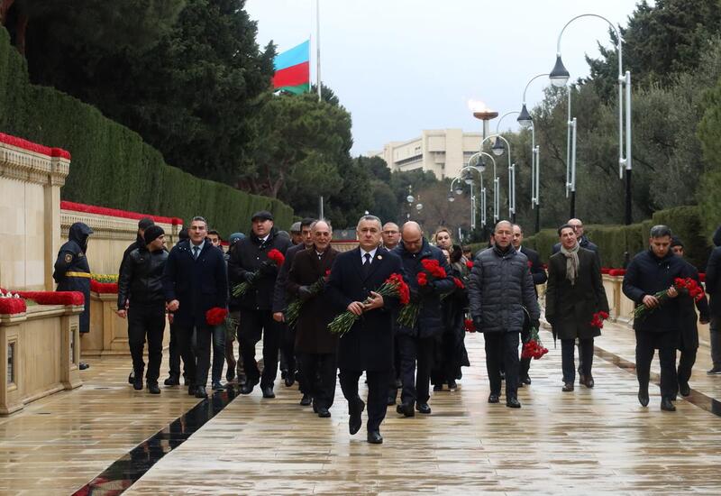 Руководство и коллектив Минздрава Азербайджана почтили память шехидов 20 Января