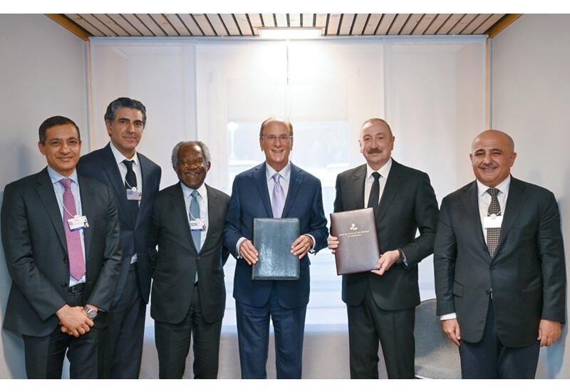 Prezident İlham Əliyev Davosda “BlackRock”un baş icraçı direktorunu və “Global Infrastructure Partners” şirkətinin təsisçisi, sədri və baş icraçı direktoru ilə görüşüb