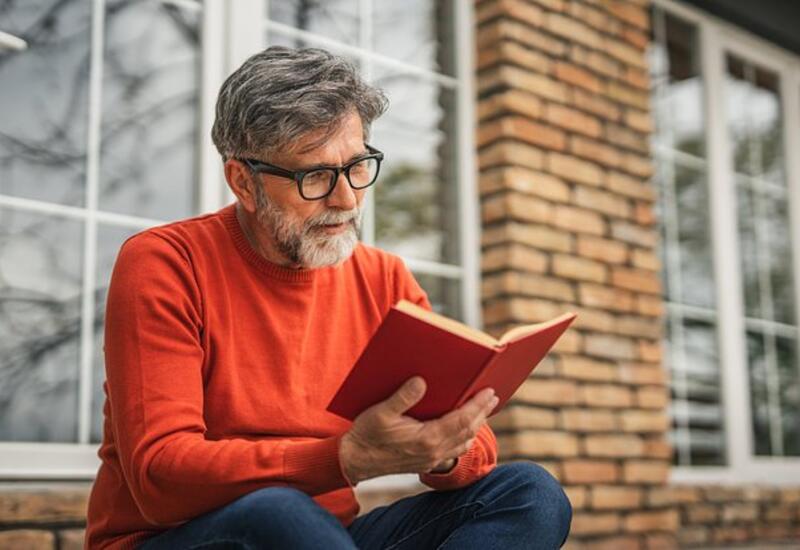 Ученые нашли связь между привычкой читать и продолжительностью жизни