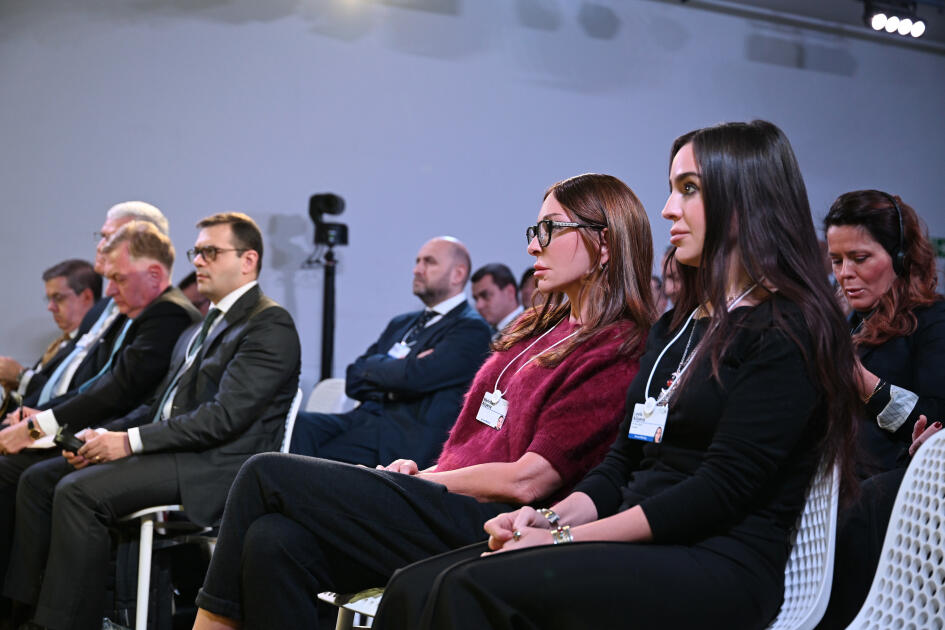 Prezident İlham Əliyev Davosda “Avrasiyanın iqtisadi özünəməxsusluğunun müəyyənləşdirilməsi” mövzusunda panel iclasında iştirak edib