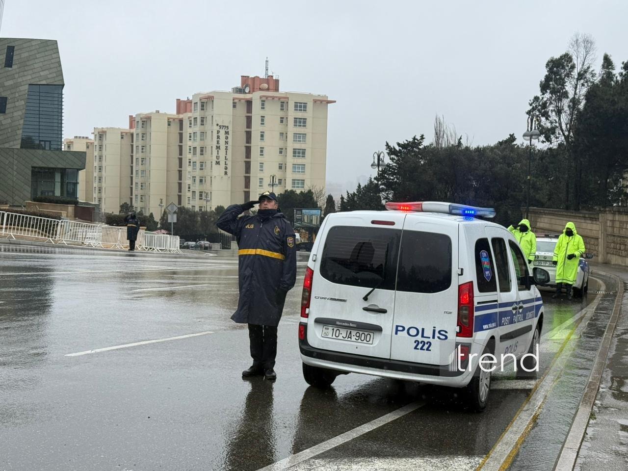 Azərbaycanda 20 Yanvar şəhidlərinin xatirəsi bir dəqiqəlik sükutla yad edildi