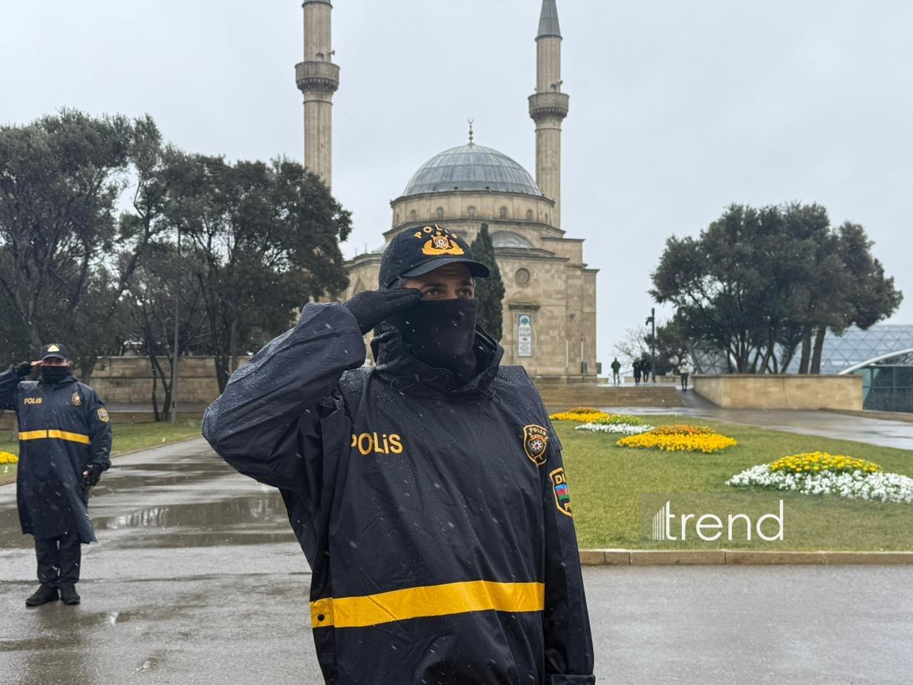 Azərbaycanda 20 Yanvar şəhidlərinin xatirəsi bir dəqiqəlik sükutla yad edildi