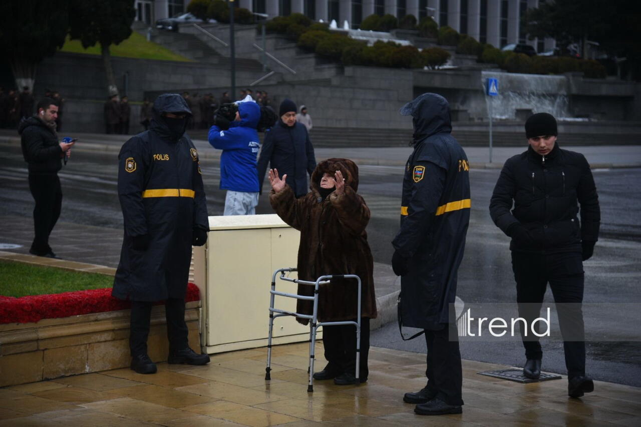 Азербайджанский народ чтит светлую память жертв трагедии 20 Января