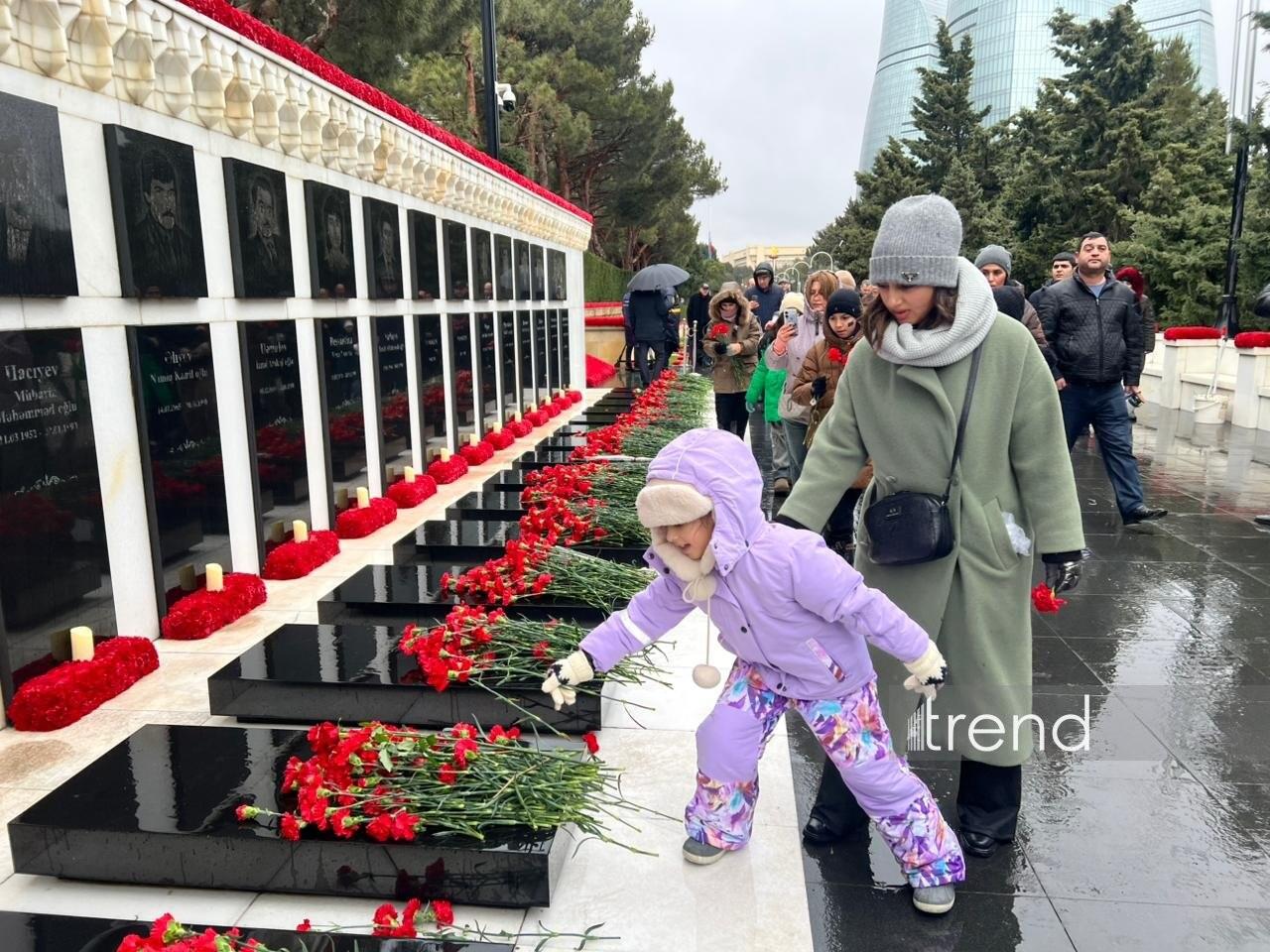 Azərbaycan xalqı 20 Yanvar faciəsi qurbanlarının əziz xatirəsini yad edir