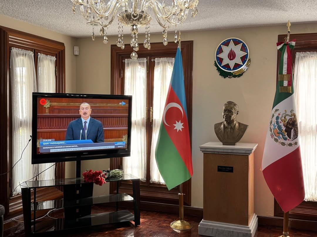 В посольстве Азербайджана в Мексике почтили память жертв трагедии 20 Января