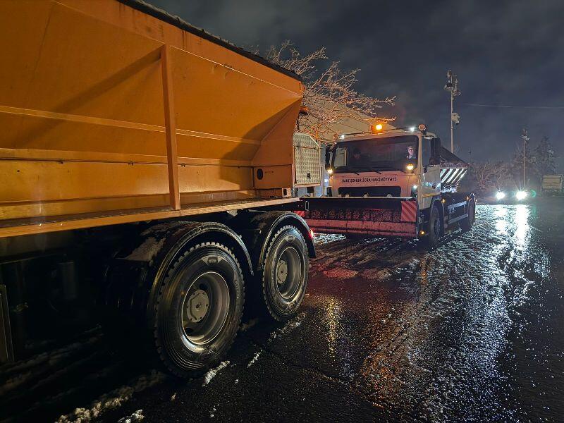 В Баку принимаются оперативные меры в связи со снегом