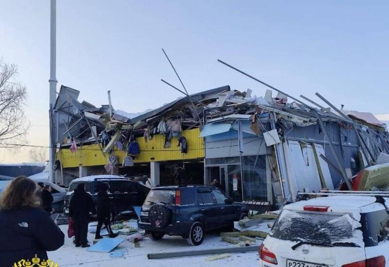 Rusiyada ticarət mərkəzi çökdü