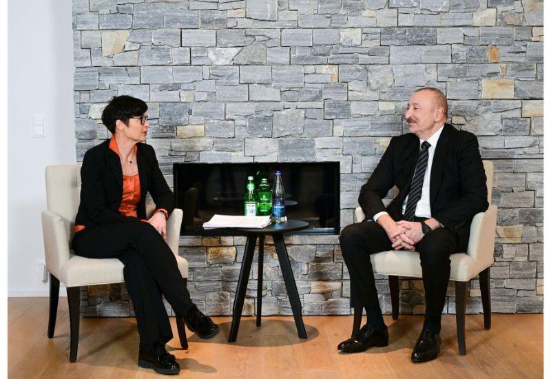 Президент Ильхам Алиев встретился в Давосе с комиссаром Европейского Союза по вопросам расширения Мартой Кос